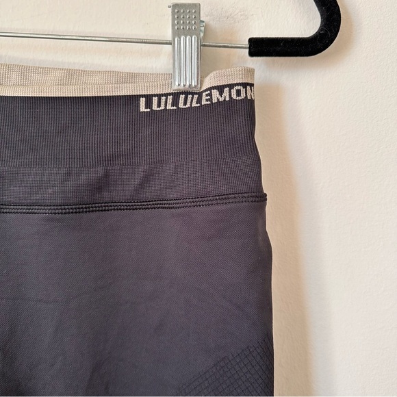 Lululemon Iconic Sweat Tight in Black/Ocean Mist, Graphic Logo, Size 8 - Picture 6 of 10